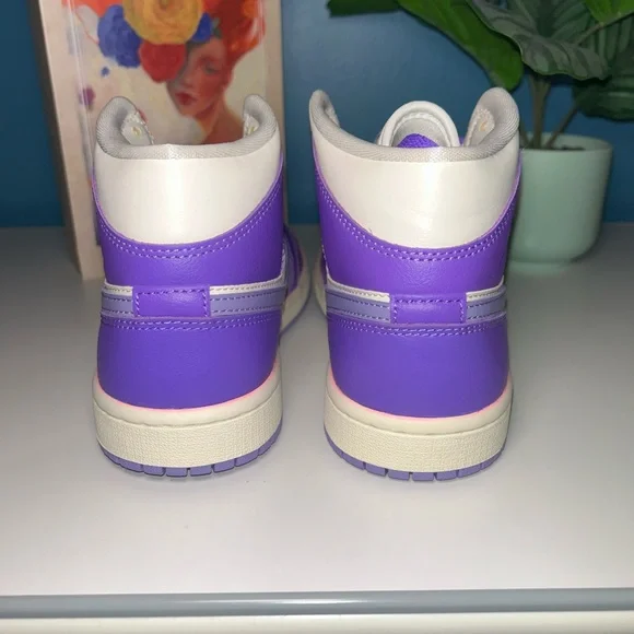 WOMENS AIR JORDAN 1 MID ACTION GRAPE/SAIL/SKY J LIGHT PURPLE - Picture 3 of 5